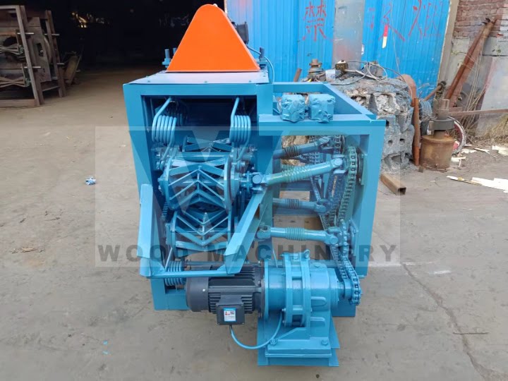 Wood debarking machine