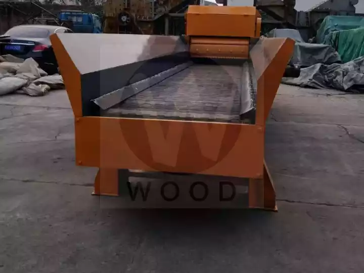 Wooden pallet crusher machine