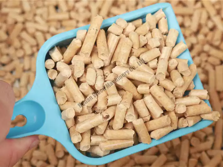 Animal feed pellets