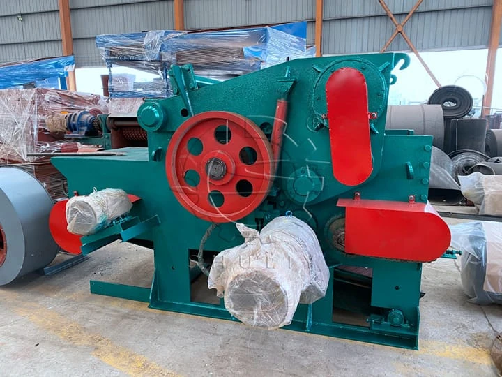 machine à déchiqueter le bois