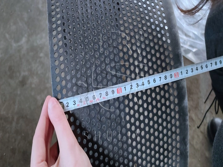 Sl-1000 Wood Pulverizer Machine Exported To Saudi Arabia For Log Processing 6 Screen of wood crusher