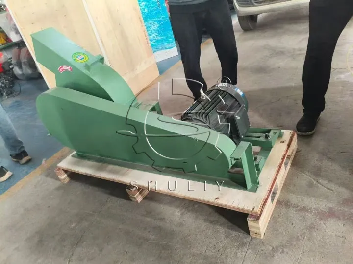 500Kg/H Wood Chips Making Machine Exported To Wood Products Factory In Poland 4 Máquina trituradora de madera