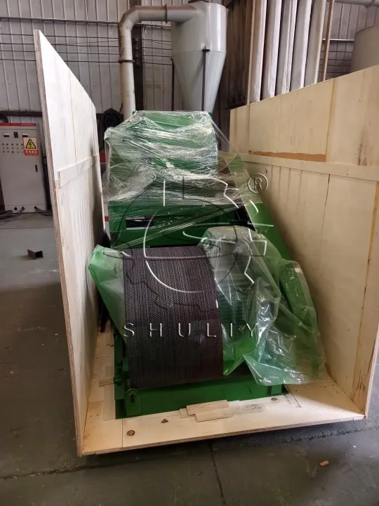 Sl-1000 Wood Pulverizer Machine Exported To Saudi Arabia For Log Processing 1 เครื่องบดไม้