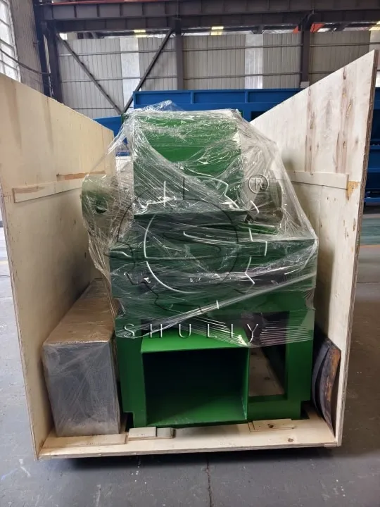 Sl-1000 Wood Pulverizer Machine Exported To Saudi Arabia For Log Processing 2 เครื่องย่อยไม้