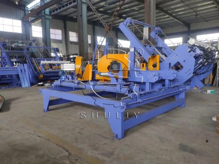 Pallet corner cutter