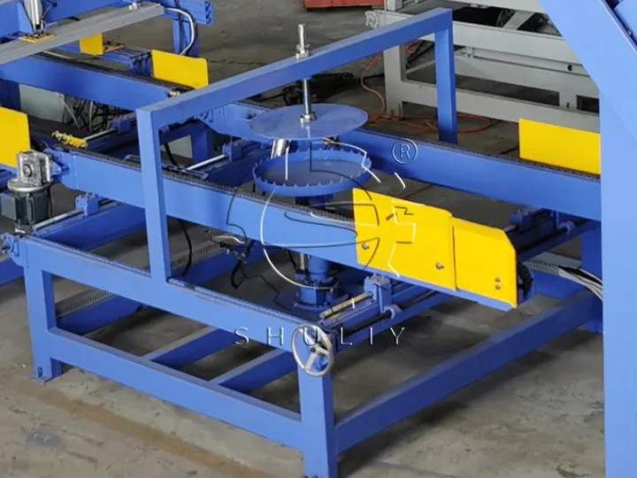 Pallet rotary machine