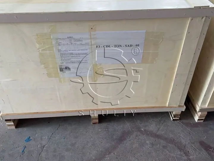Customized White Sl-420 Sawdust Maker Machine Exported To Iraq 6 Wood crusher package