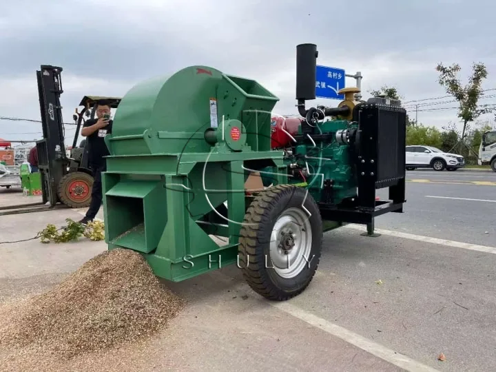 Why Is Wood Sawdust Making Machine Becoming Essential In Biomass Processing? 4 木材破碎机
