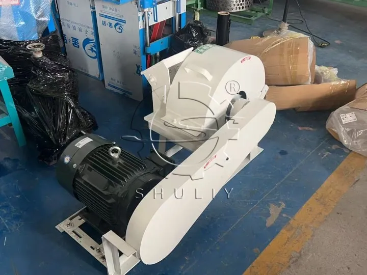 Customized White Sl-420 Sawdust Maker Machine Exported To Iraq 2 목재 분쇄기