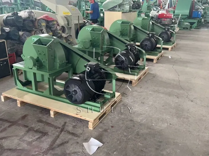 Wood chipper machine
