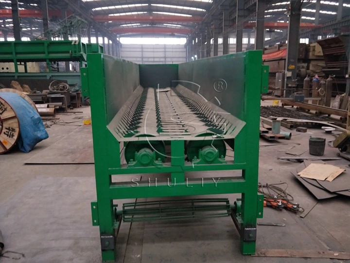 Horizontal log debarking machine
