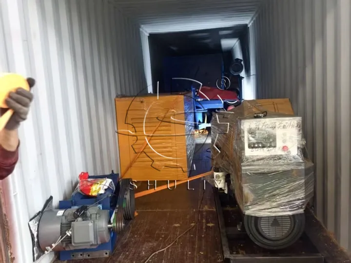 A Trough Type Wood Debarking Machine Exported To Australia 3 Wood peeling machine loading