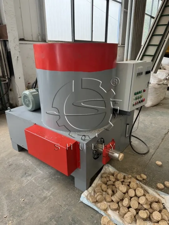 Cylindrical sawdust briquette machine